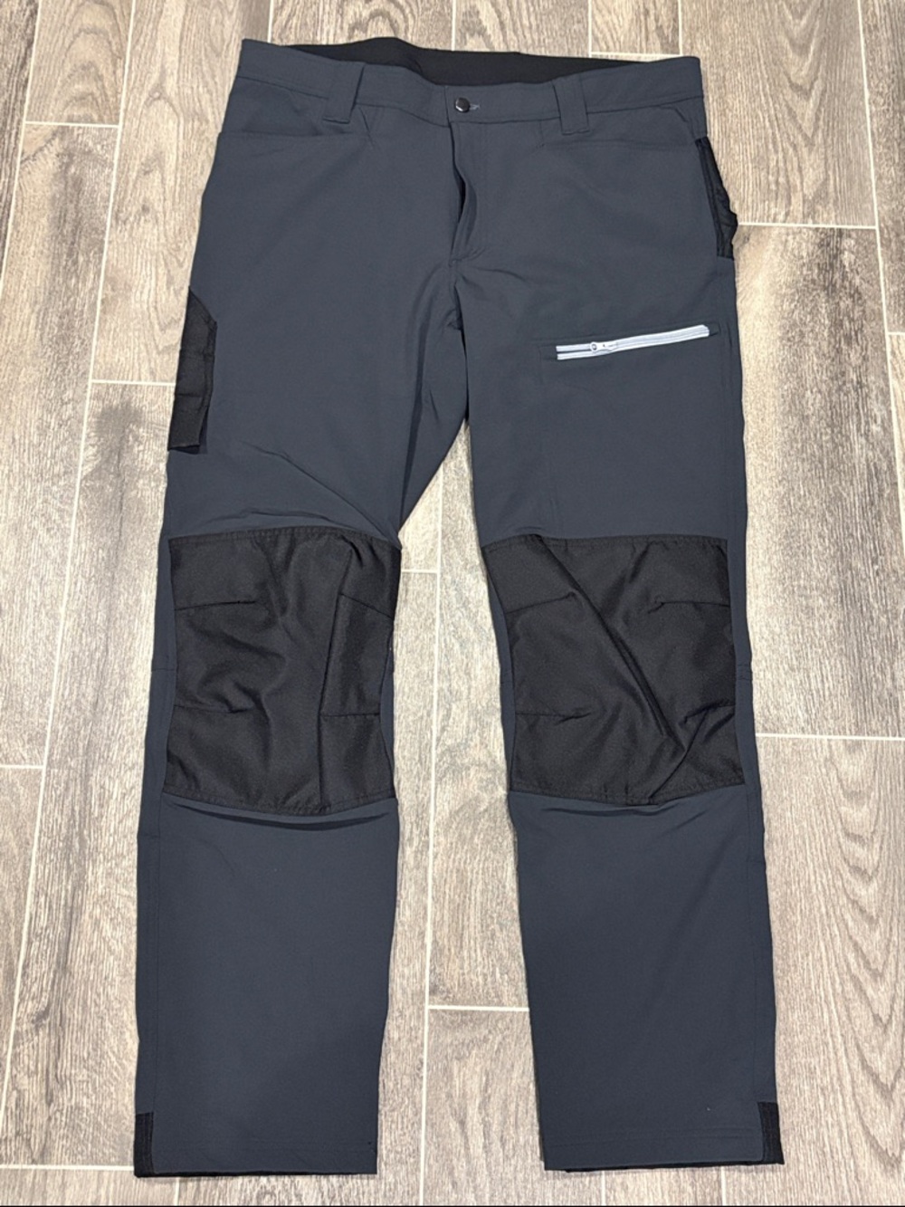 Men's Black Cargo Work Pants with Reinforced Knees